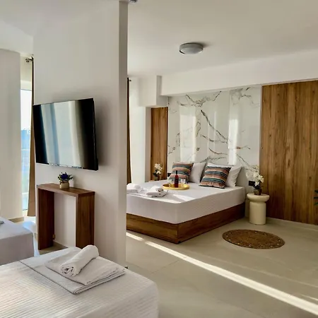 Celine Luxury And Hotell Olympiakí Aktí