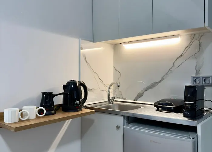 Celine Luxury And * Olympiakí Aktí